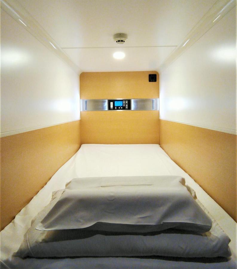 Men Only Capsule Room & Sauna, Bathhouse 男性専用サウナ&カプセル