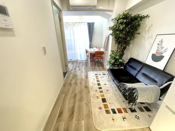 Nishi-Ike Apartment Room 1 Tokyo, Japan — book Aparthotel